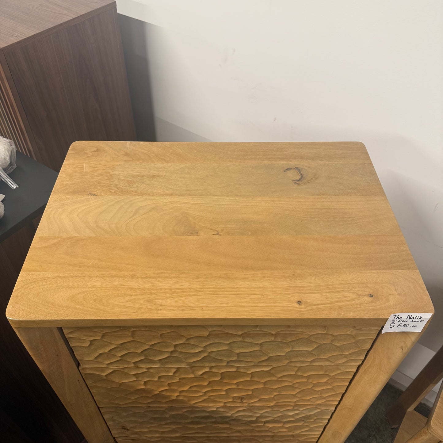 The NALIK Dresser