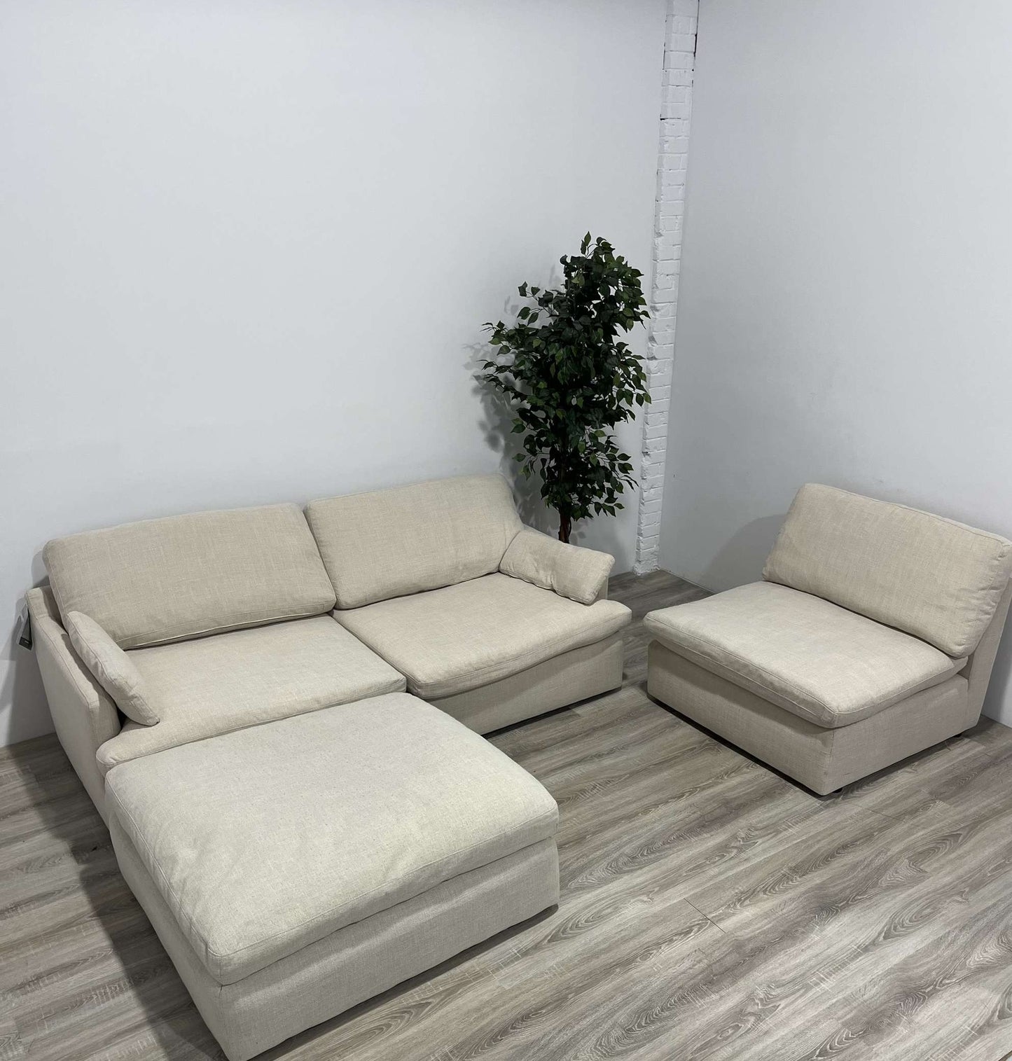 Cream Ashleys Modular 4-Piece Sectional