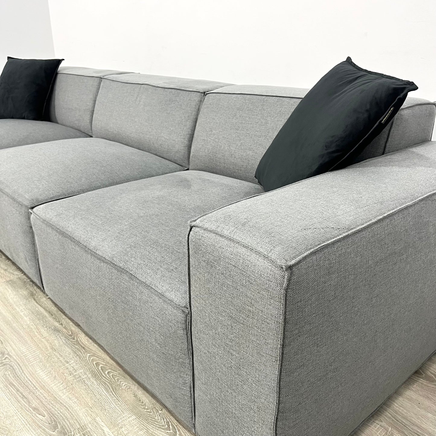 The Dark Grey Pacific XL
