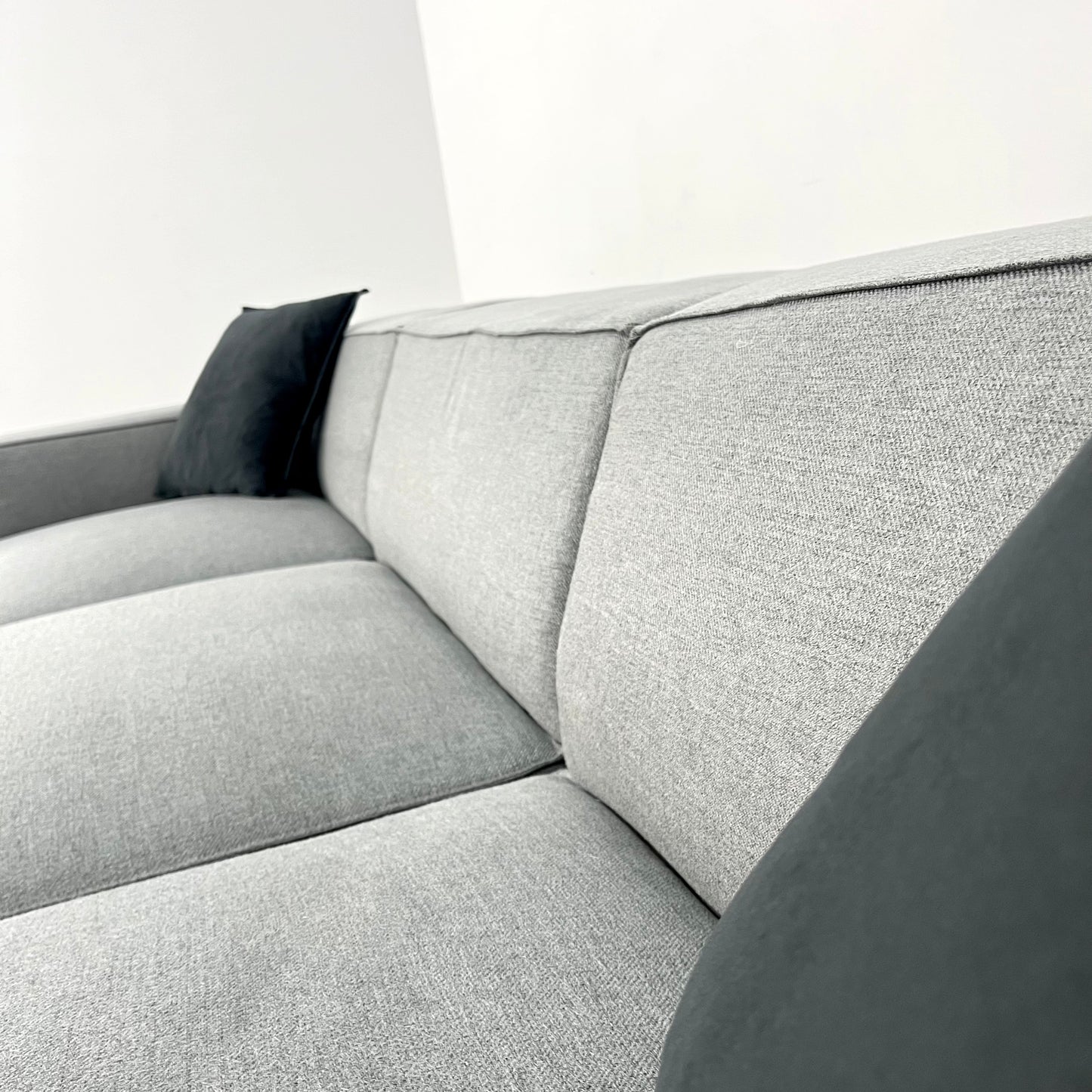 The Dark Grey Pacific XL