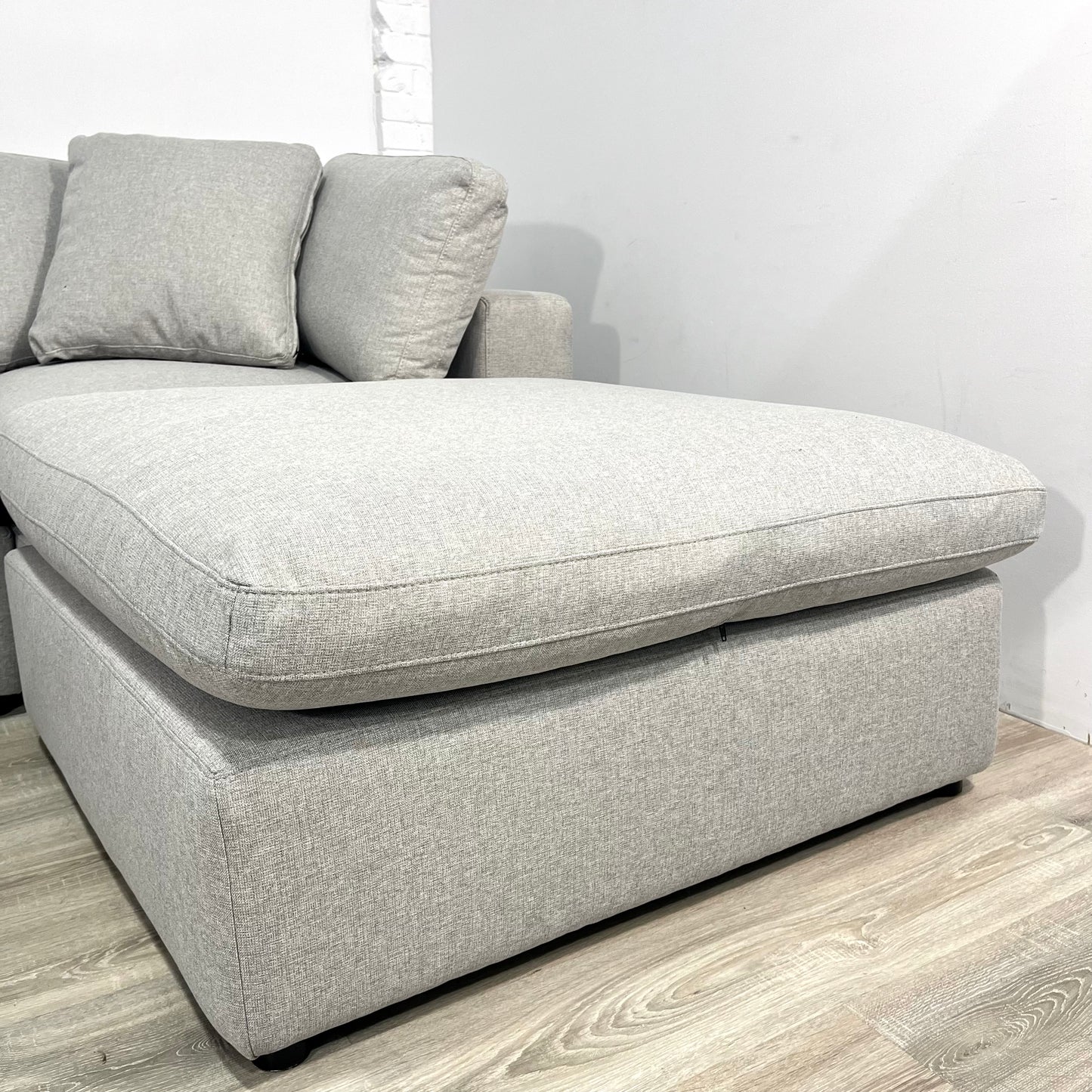 The Light Grey Urban Lounge