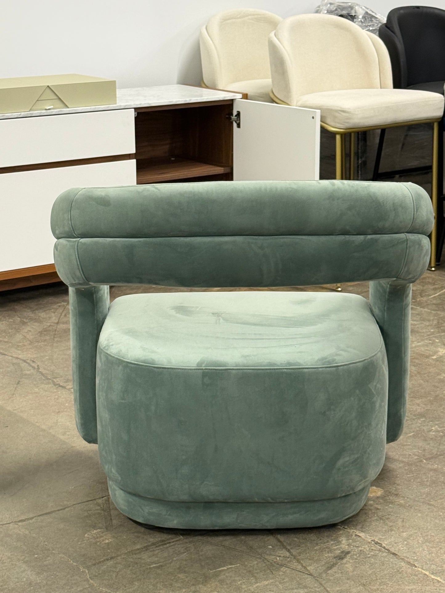 The Mia Lounge Chair