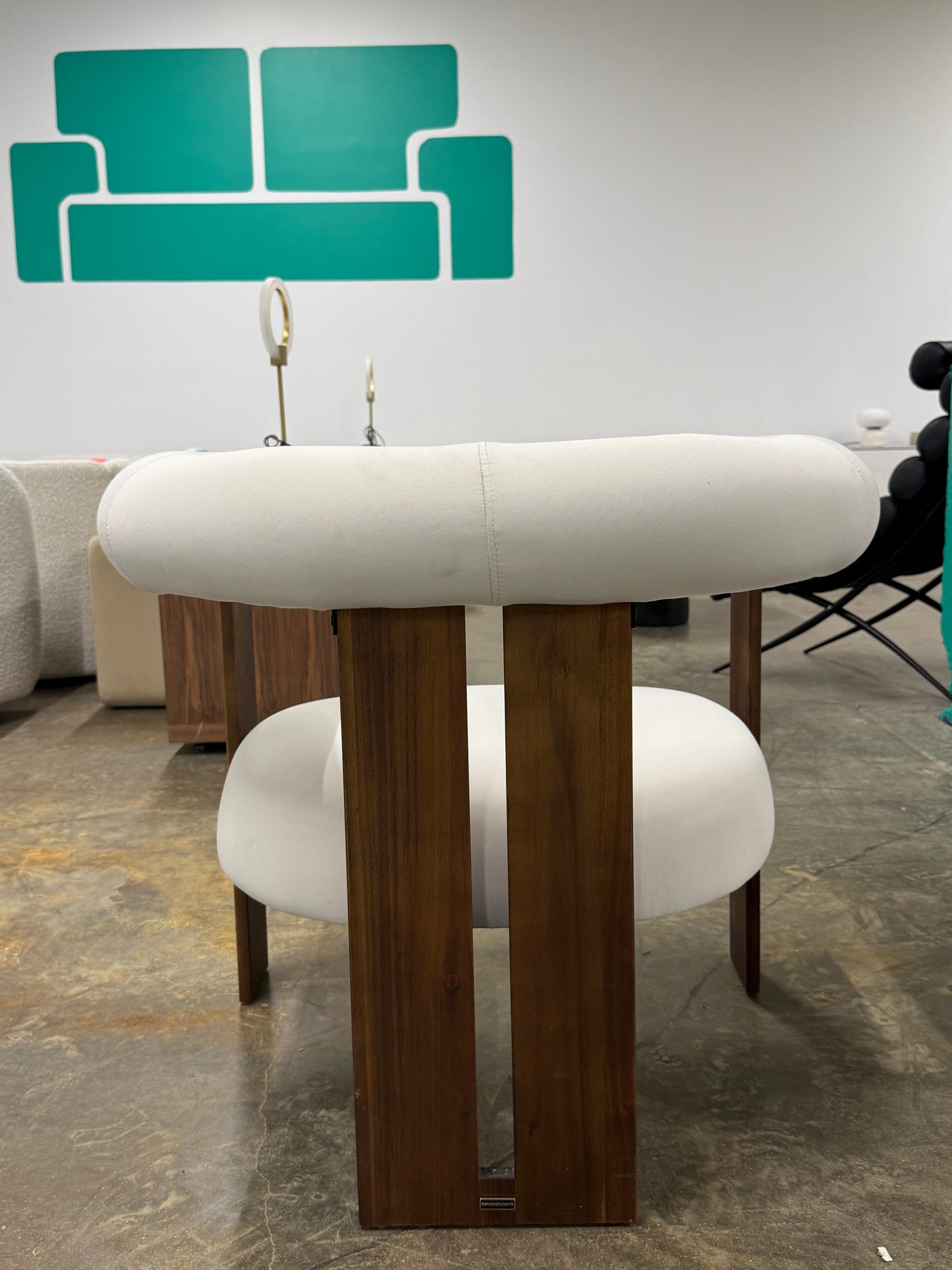 The Tola Outdoor Lounge Chair