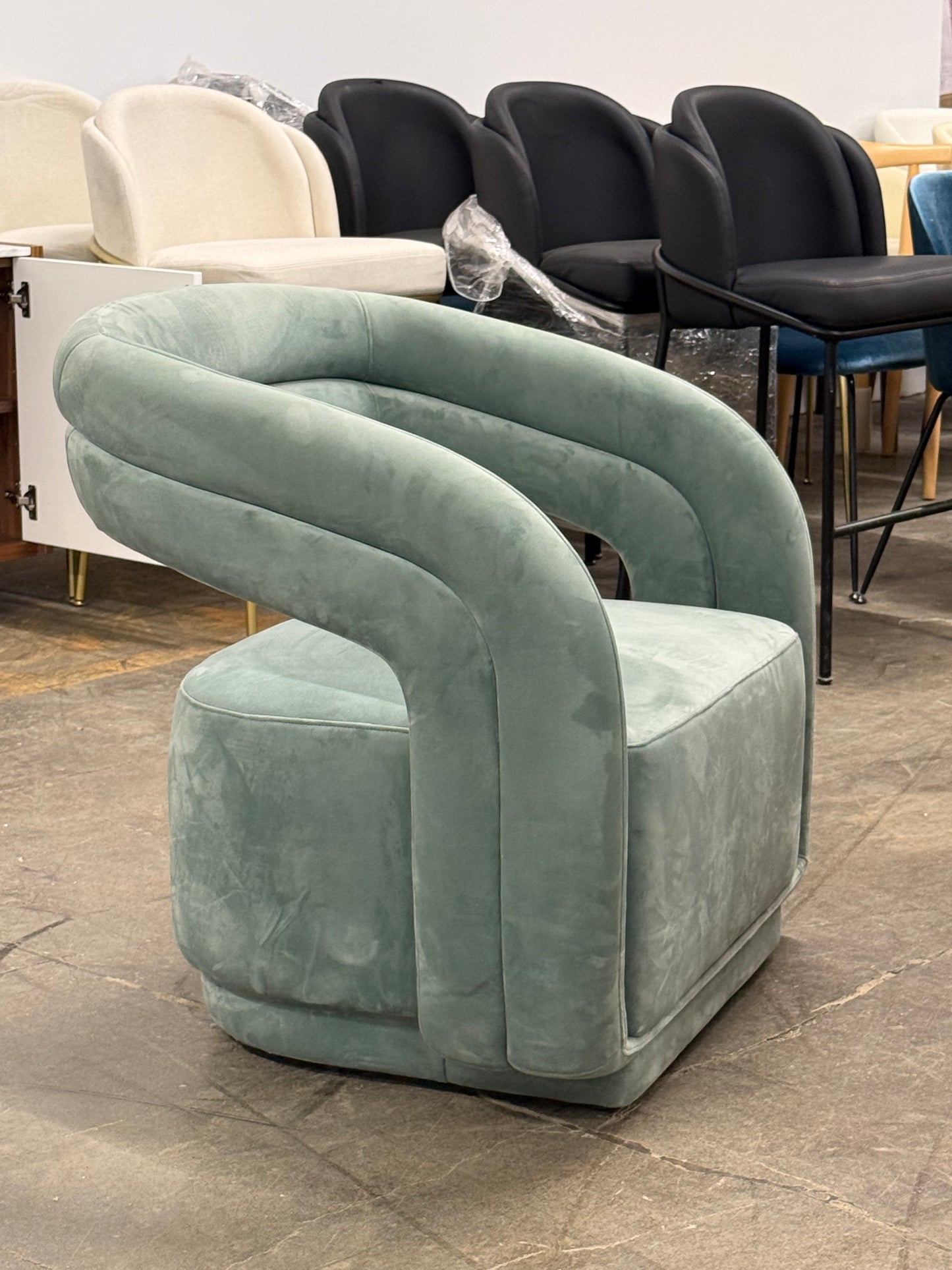 The Mia Lounge Chair