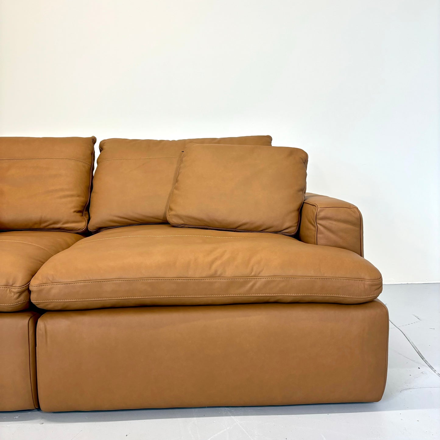 The Nigella Loveseat