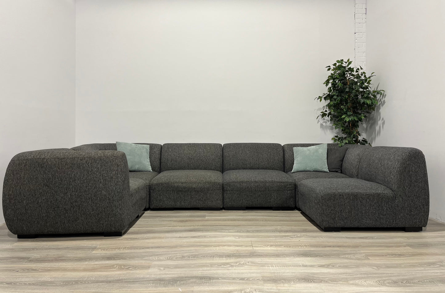 6 Piece Modular Mobilia Sectional Couch