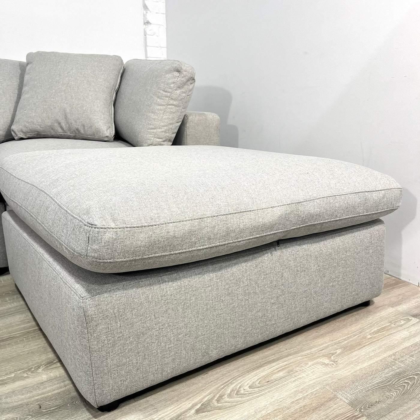 The Light Grey Urban Lounge