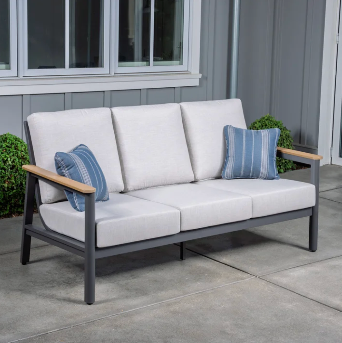 The Sara 5-Piece Patio